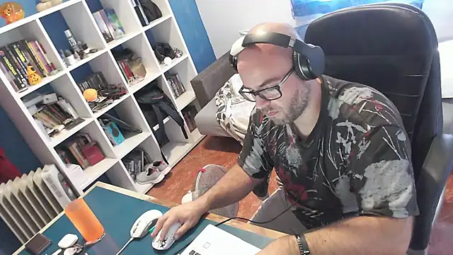 ravingr4d4 online show from 10/15/25, 10:34