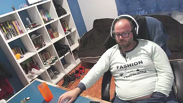 ravingr4d4 online show from 11/13/25, 11:30