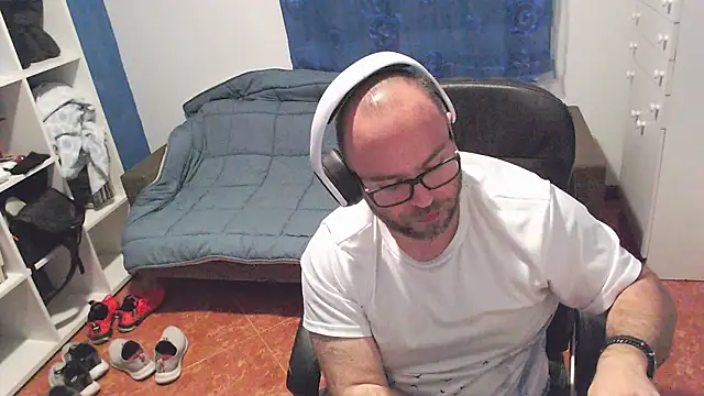 ravingr4d4 online show from 05/14/26, 09:01