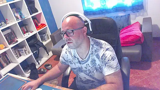 Snapshot of ravingr4d4 chatting on 06/15/26, 10:26 ravingr4d4 online show from 06/15/26, 10:26