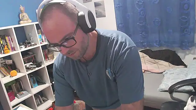 ravingr4d4 online show from 11/06/25, 11:53