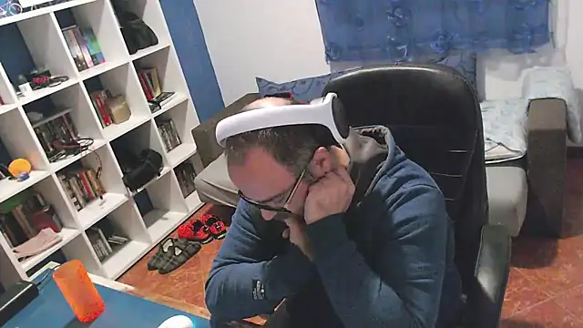 ravingr4d4 online show from 11/26/25, 10:54