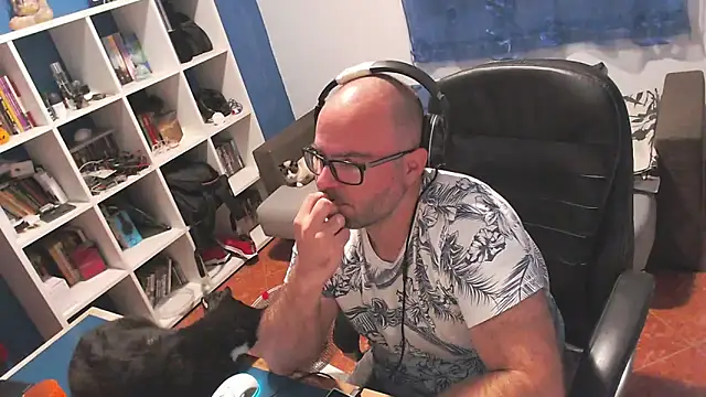 ravingr4d4 online show from 10/11/25, 08:43