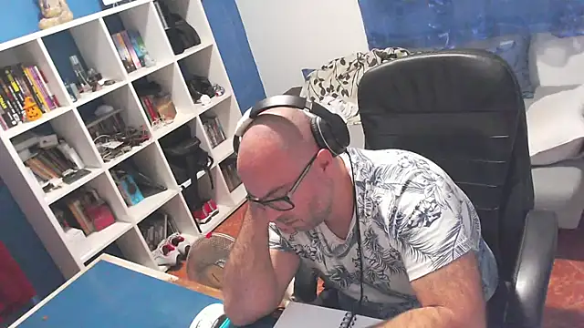 ravingr4d4 online show from 10/09/25, 10:43