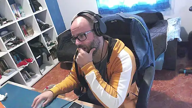 ravingr4d4 online show from 10/30/25, 11:52