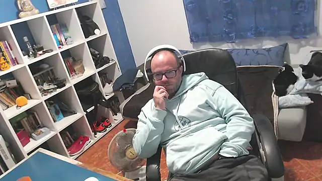 ravingr4d4 online show from 11/08/25, 09:07