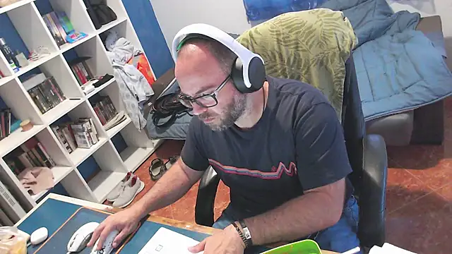 ravingr4d4 online show from 05/18/26, 01:27