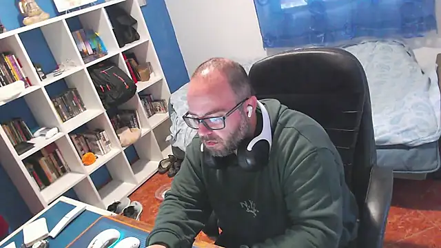 ravingr4d4 online show from 02/17/26, 10:01