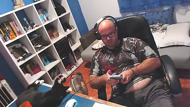 ravingr4d4 online show from 10/07/25, 09:49