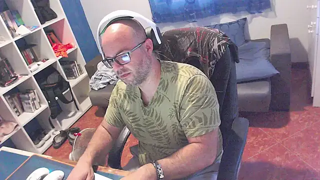 ravingr4d4 online show from 05/26/26, 09:51