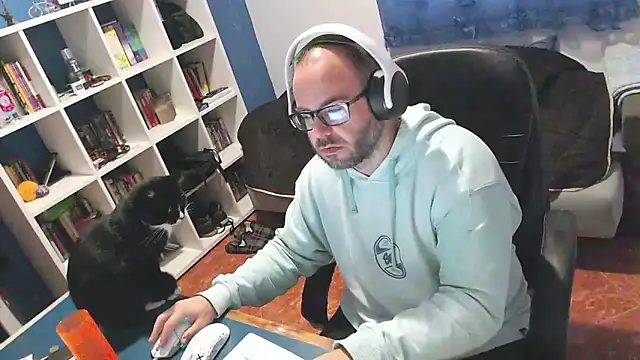 ravingr4d4 online show from 11/17/25, 09:13