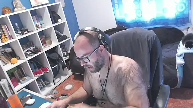 ravingr4d4 online show from 10/31/25, 12:02