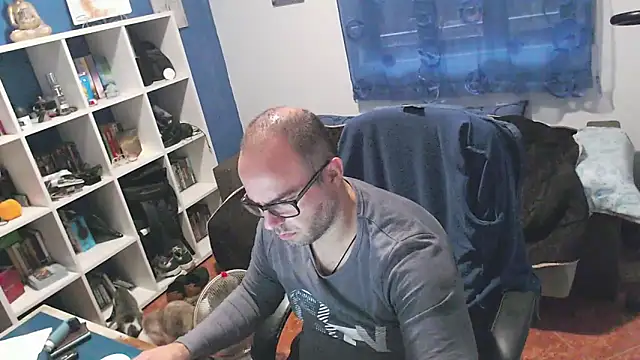 ravingr4d4 online show from 11/05/25, 09:12