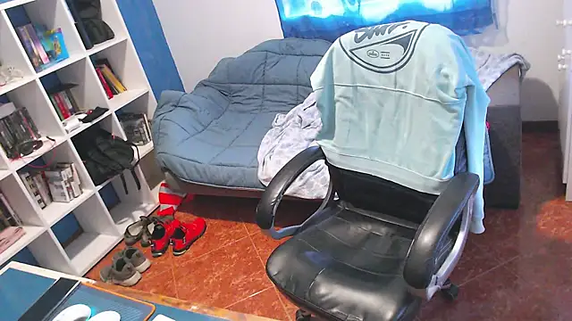 ravingr4d4 online show from 05/12/26, 08:21