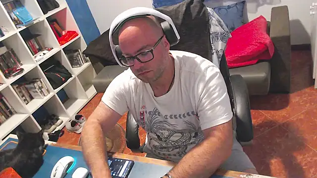 Snapshot of ravingr4d4 chatting on 06/15/26, 10:53 ravingr4d4 online show from 06/15/26, 10:53