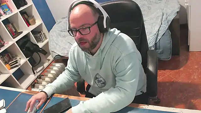 ravingr4d4 online show from 03/16/26, 09:39