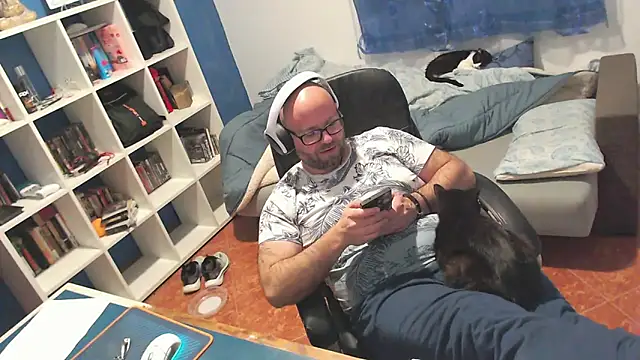 ravingr4d4 online show from 03/04/26, 11:45