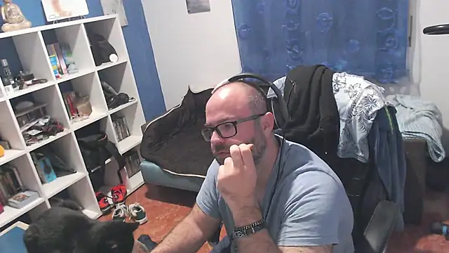 ravingr4d4 online show from 10/28/25, 11:25