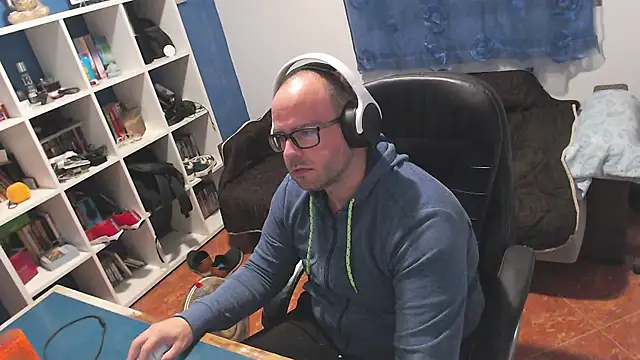 ravingr4d4 online show from 11/03/25, 10:35