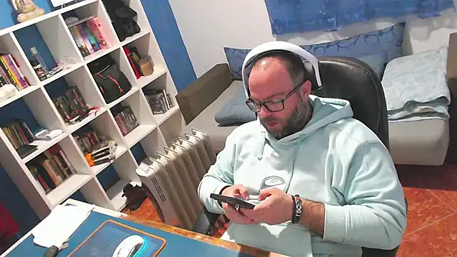 ravingr4d4 online show from 03/01/26, 07:58