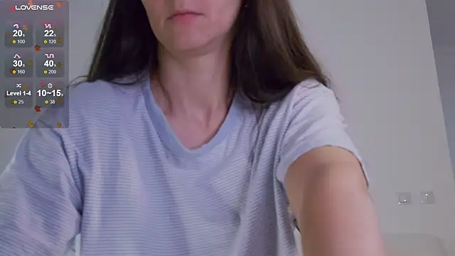 LilyRoselyn online show from 10/30/25, 01:09