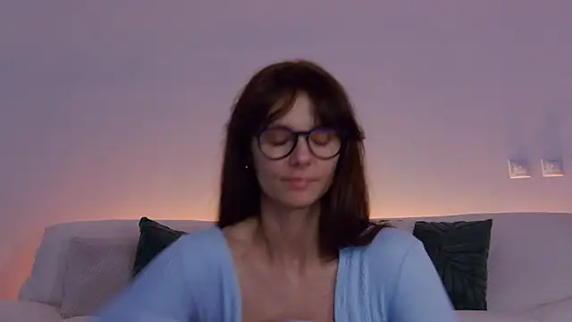 Snapshot of LilyRoselyn chatting on 03/25/26, 02:05 LilyRoselyn online show from 03/25/26, 02:05