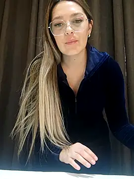 Daniela77771 online show from 07/02/26, 05:30