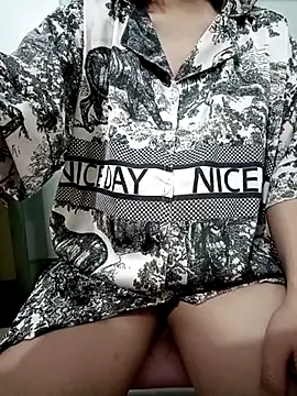 SweetGirl2k2 online show from 03/25/26, 08:19