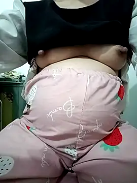 SweetGirl2k2 online show from 03/18/26, 01:46