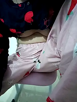 SweetGirl2k2 online show from 11/24/25, 10:21