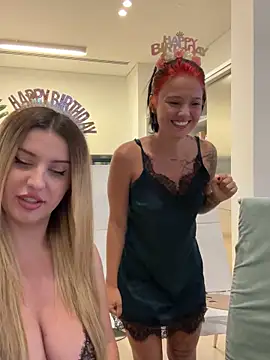 Snapshot of RoxxyDallas chatting on 09/22/25, 07:09 RoxxyDallas online show from 09/22/25, 07:09