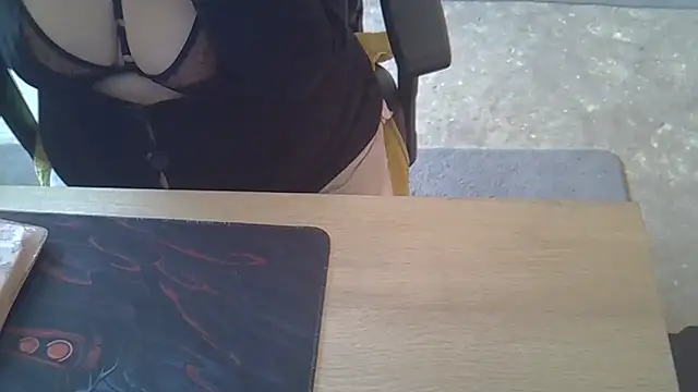 Silvia2277 online show from 02/14/26, 09:20