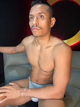 Snapshot of Abra_ham13 chatting on 10/02/25, 10:18 Abra ham13 online show from 10/02/25, 10:18