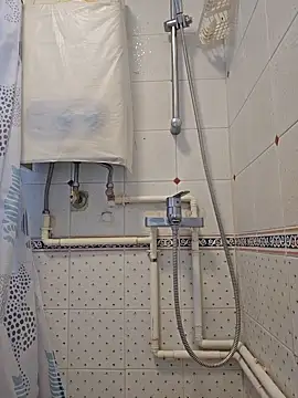 john ng654321 online show from 10/16/25, 01:47