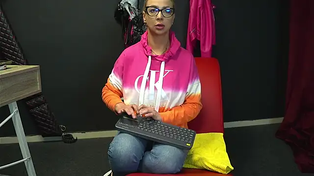 CelineConner online show from 10/10/25, 04:02