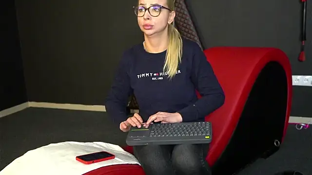 CelineConner online show from 02/13/25, 08:38