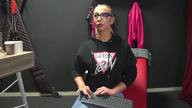 CelineConner online show from 09/22/25, 04:07