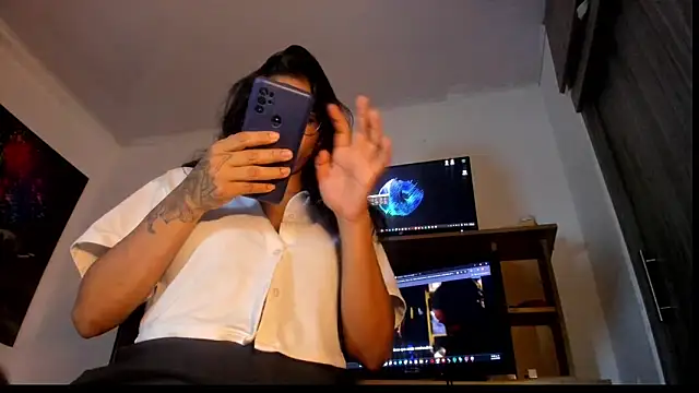 kaamilah online show from 10/15/25, 04:33