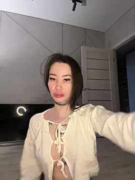 Yunasi online show from 03/06/25, 11:47