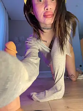 Yunasi online show from 12/05/25, 10:58