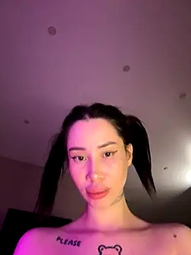 Yunasi online show from 11/03/25, 01:37