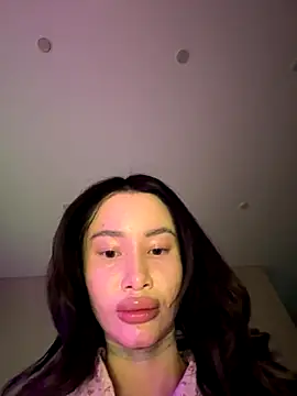 Yunasi online show from 10/29/25, 10:36