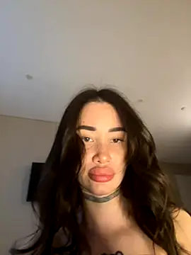 Yunasi online show from 09/11/25, 01:55