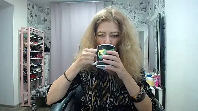 Snapshot of Helen1974 chatting on 07/11/26, 07:14 Helen1974 online show from 07/11/26, 07:14