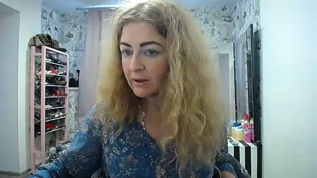 Snapshot of Helen1974 chatting on 07/24/26, 12:34 Helen1974 online show from 07/24/26, 12:34
