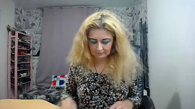 Helen1974 online show from 10/07/25, 09:38