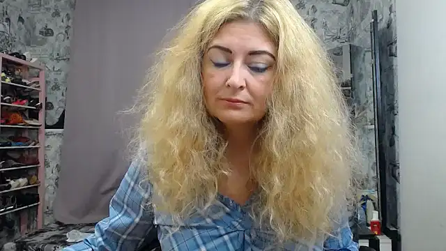 Helen1974 online show from 10/04/25, 03:41