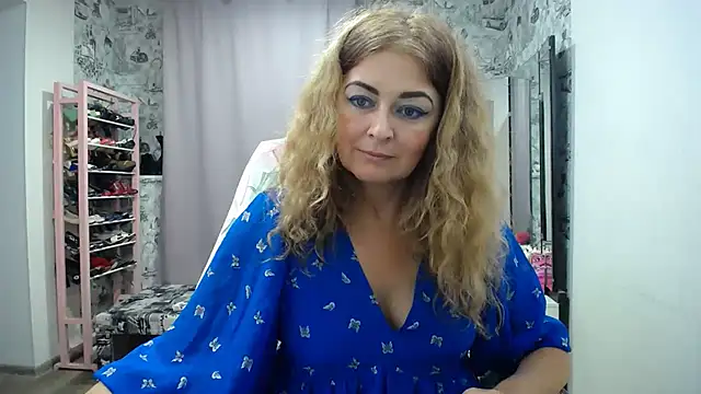 Snapshot of Helen1974 chatting on 07/10/26, 09:37 Helen1974 online show from 07/10/26, 09:37
