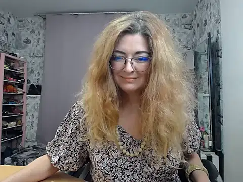 Helen1974 online show from 03/12/25, 06:22