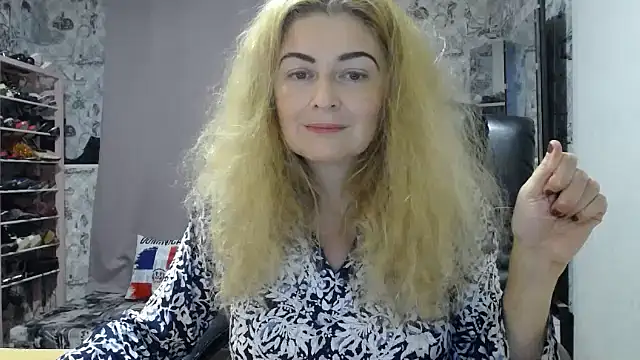 Helen1974 online show from 10/10/25, 05:41